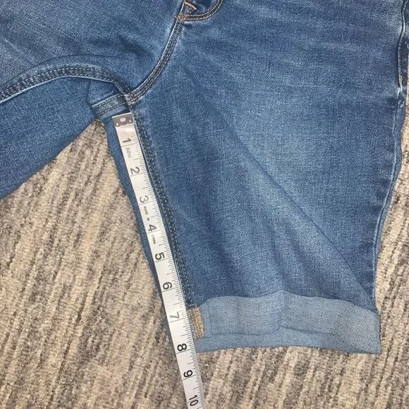 Old Navy Women's Size 4 Blue Denim Shorts‎ Jorts Bermuda Style Cuffed Hem Long - Picture 7 of 8